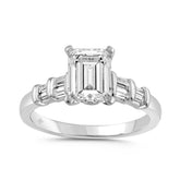 LADIES RING 2 1/4CT BAGUETTE/EMERALD DIAMOND 14K WHITE GOLD (CENTER STONE EMERALD DIAMOND 2.00CT )